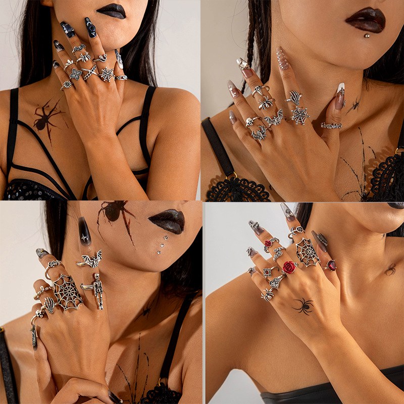 Dark Gothic Skull Ring Set Punk Inspired Spider Snake Animal Ring Set Perfect Halloween Statement Accessories for Edgy Style Lovers