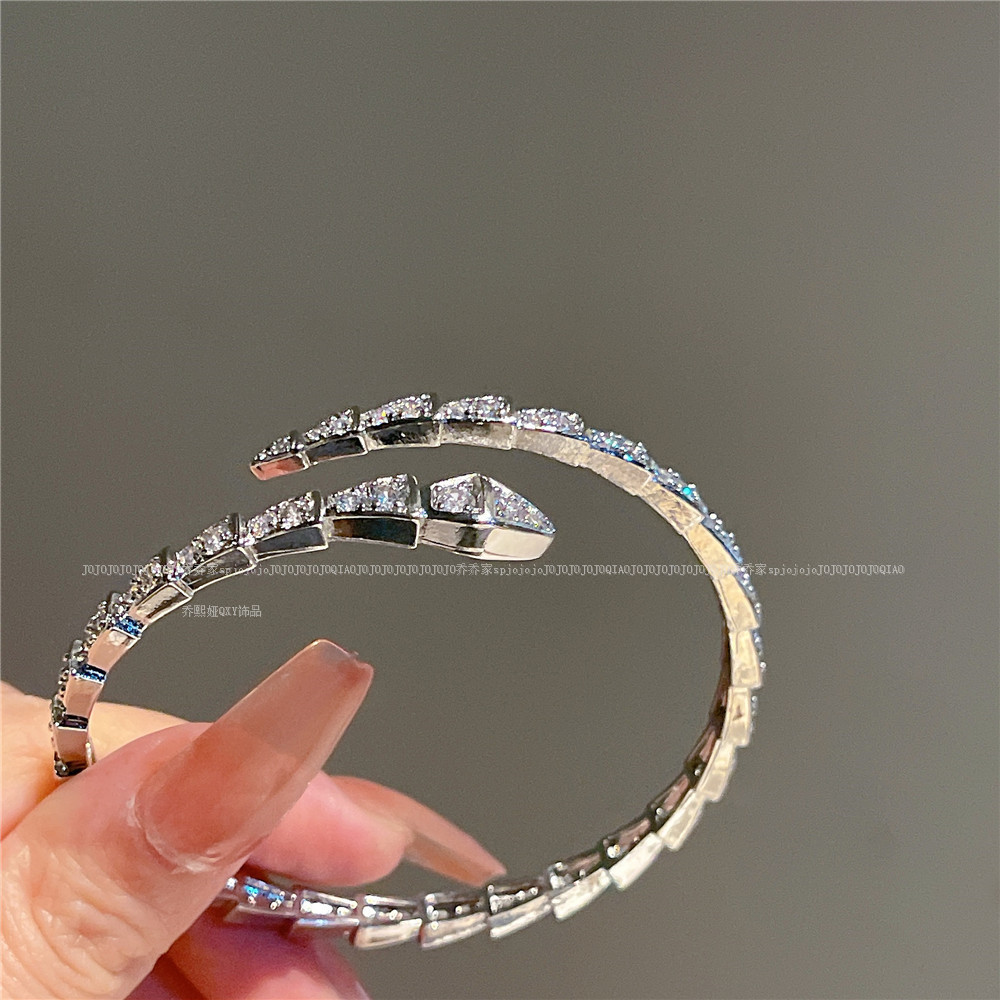Silver - toned Open Cuff Bangle with Geometric Crystal Detail, Sleek and Sparkling for Daily or Glamorous Occasions, Elegant Fashion Jewelry