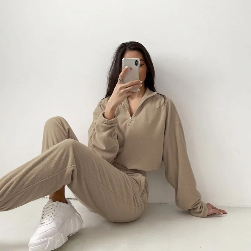 2025 Womens Hooded Street Fashion Sweatshirt Set Plush Fleece Two Piece Coord Fall Winter Lounge Date Sports Casual Outfit 250902