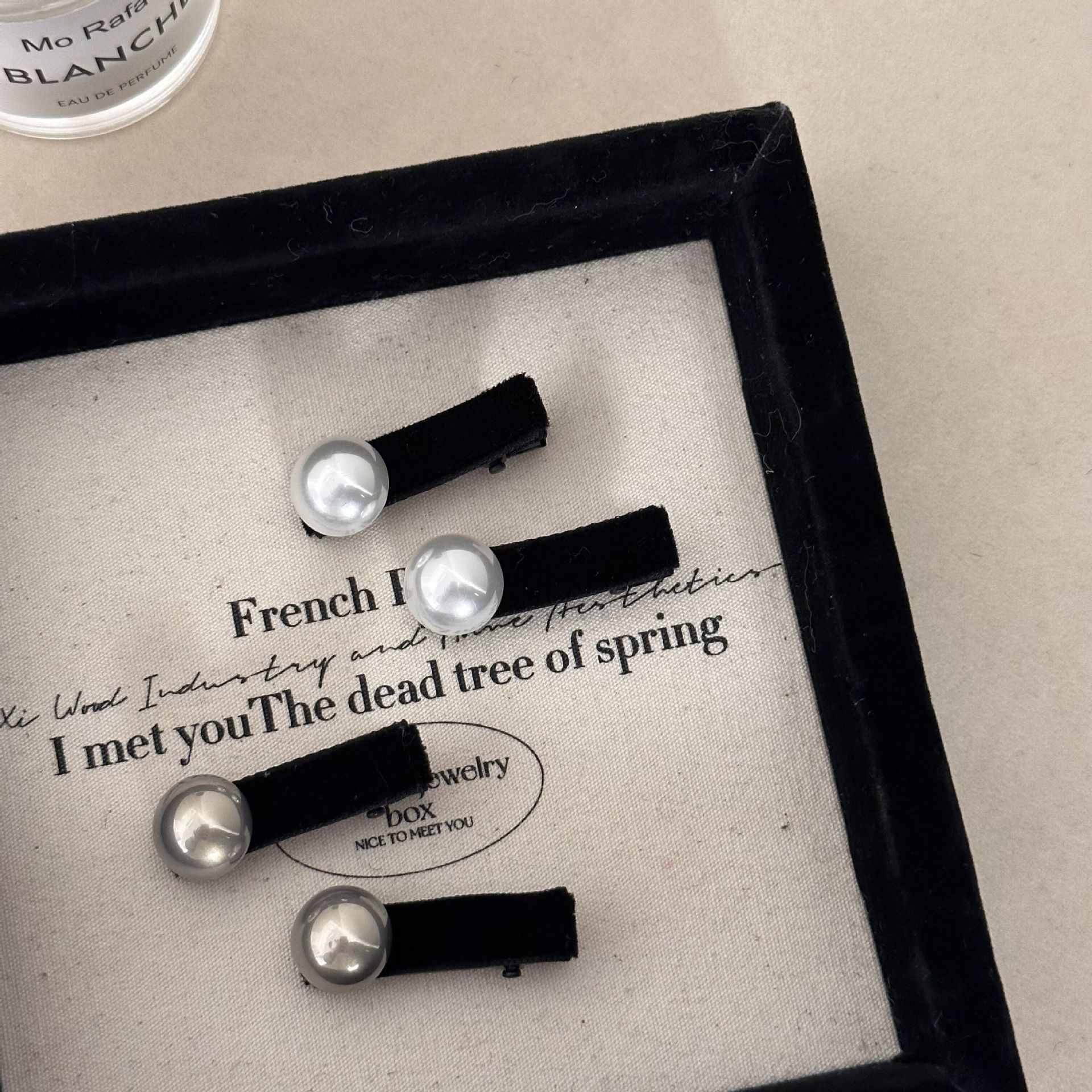 Hair Clips Barrettes Elegant Black Velvet Pearl Hair Clip for Bangs - Mini Front Pin