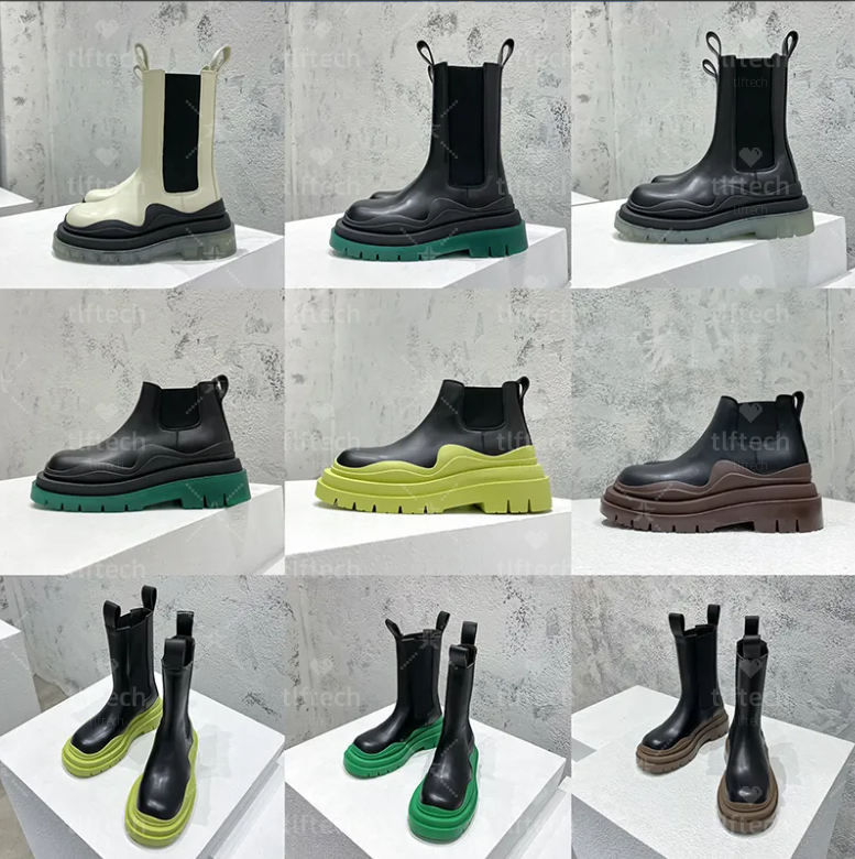 This year, winter retro leather casual shoes with thick soles, snow Chelsea boots, and men's and women's leather boots are all trendy must - have items.