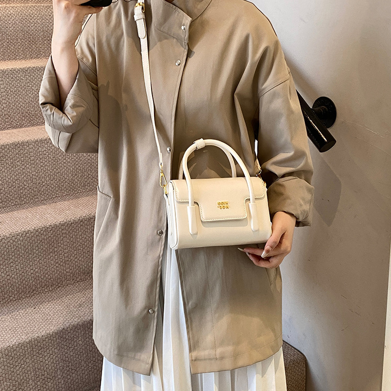 Free Shipping 2025 New Stylish Square Bag Women's Luxury Textured Crossbody Purse Autumn Trendy Shoulder Bag