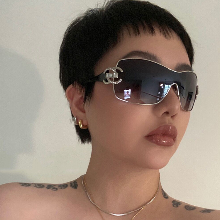 Designer Sunglasses For Women Men Oversize Frame Sunglasses Fashion Classic Sunglasses Luxury Polarized Goggle Pilot Diamond Frame Oversized UV400 Eye