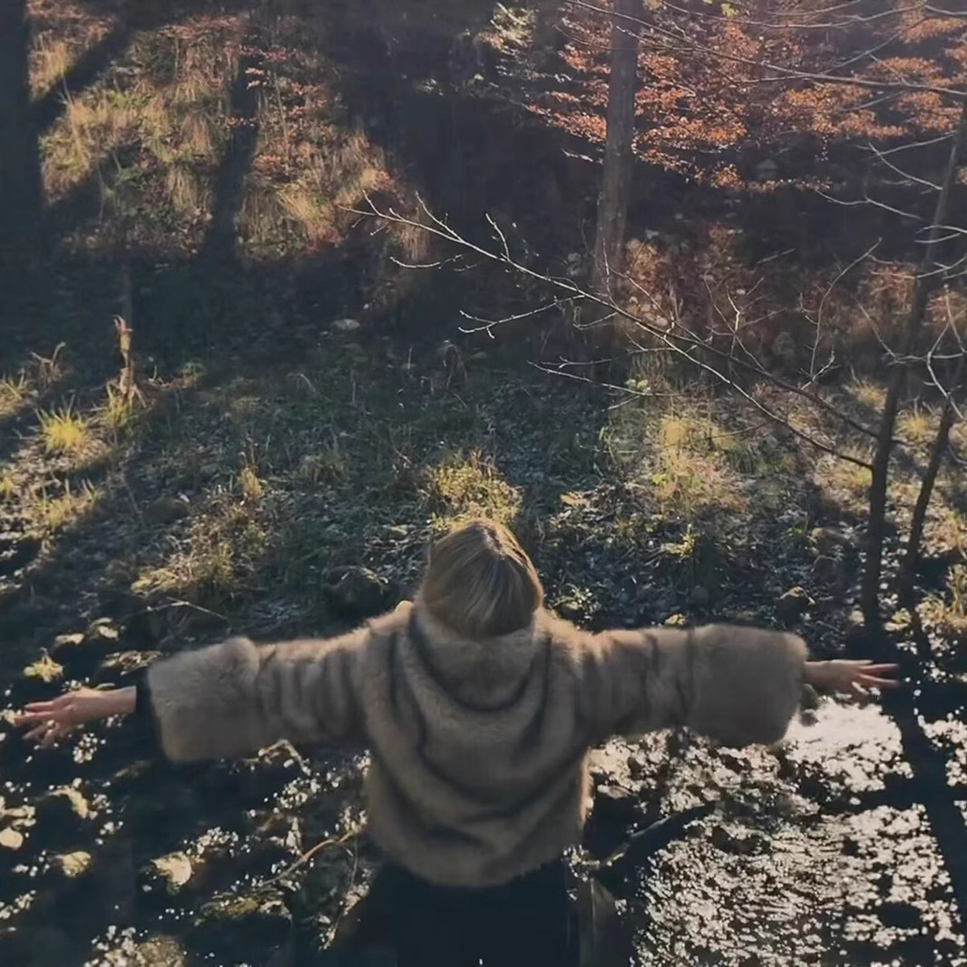 2025 Womens New Loose Fashion Faux Fur Effect High Neck Sweatshirt X0043