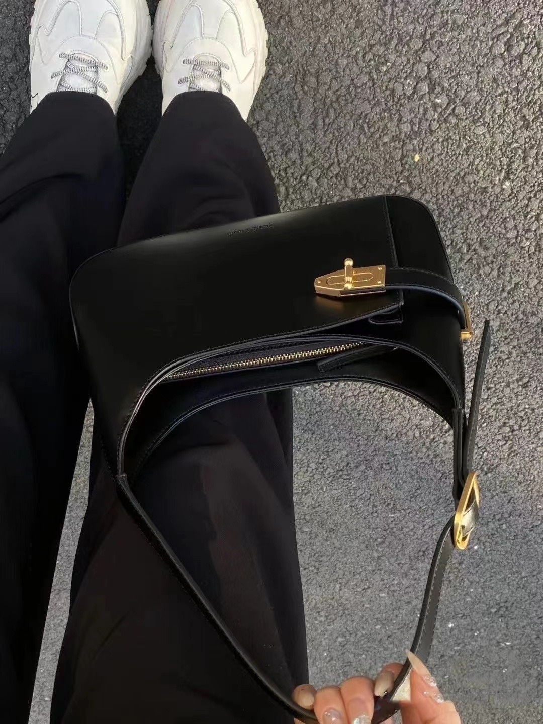 Autumn new underarm handbag niche women's shoulder bag fashion trend 2025 autumn minimalist designer bag fashion casual handbag