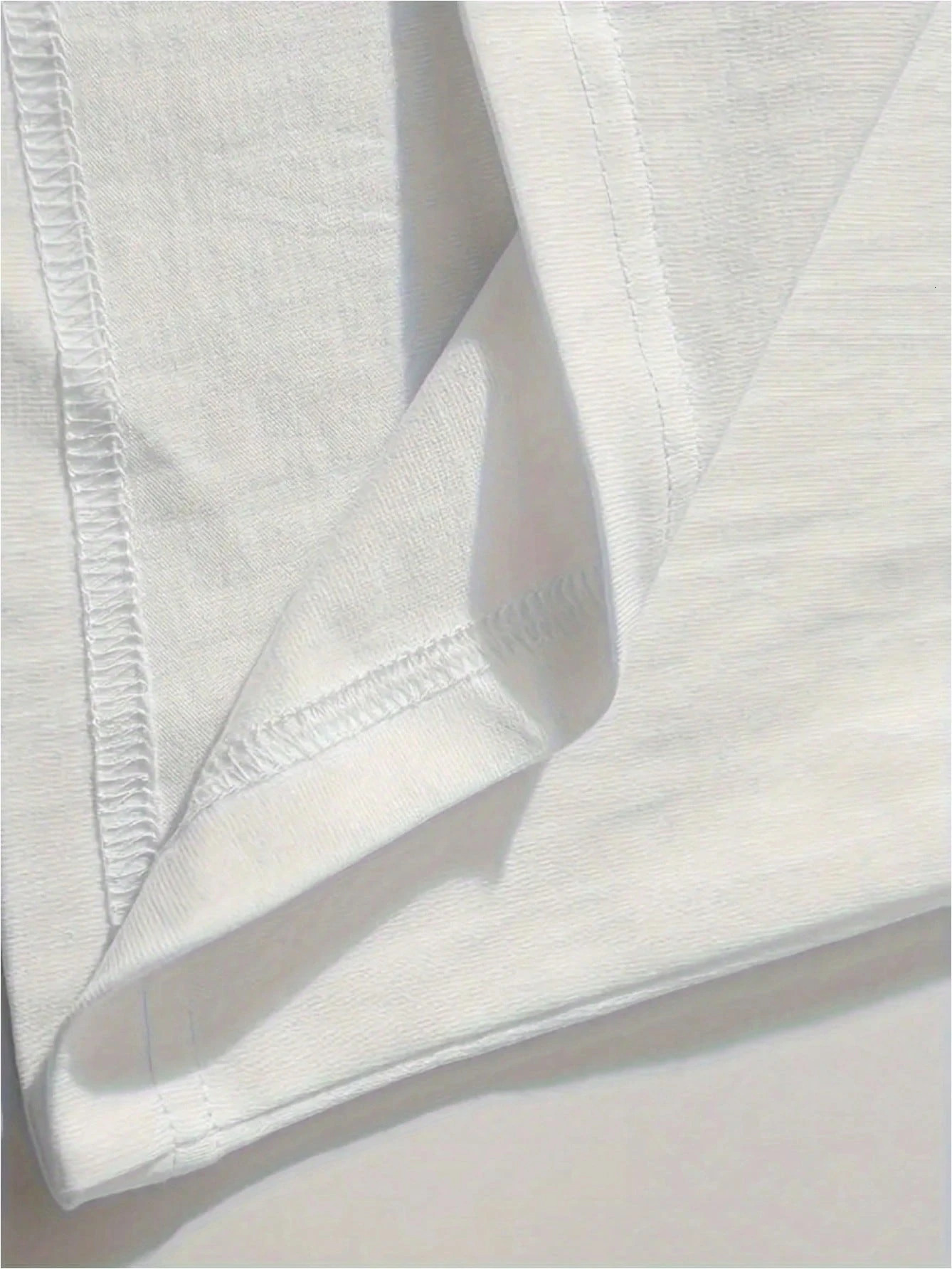 Limitedtime Offer on Maniti EMRG Mens Lip Print Shortsleeved Tshirt with Round Neck Print for Summer 250902