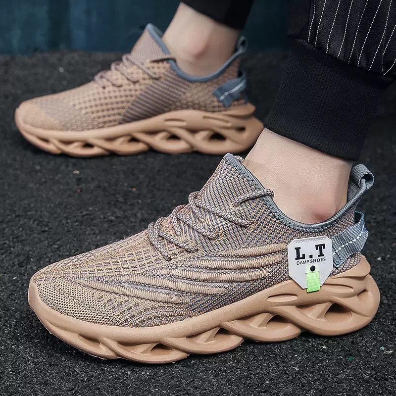 New free shipping lightweight and cushioned running 2025 breathable and comfortable sports shoes, soft sole height increasing running casual designer 
