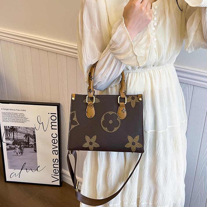 hot Free delivery designer handbag for woman Fashion shoulder bag with soft leather design for casual wear