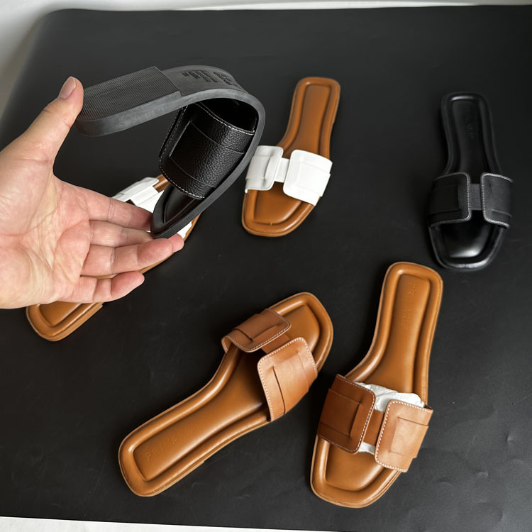 Designer Luxury Women Flat Comfort Slippers Fairy-like Elegant Style Open-toe Slippers Indoor Outdoor Use Fashionable Beach One-shoulder Slippers Mini