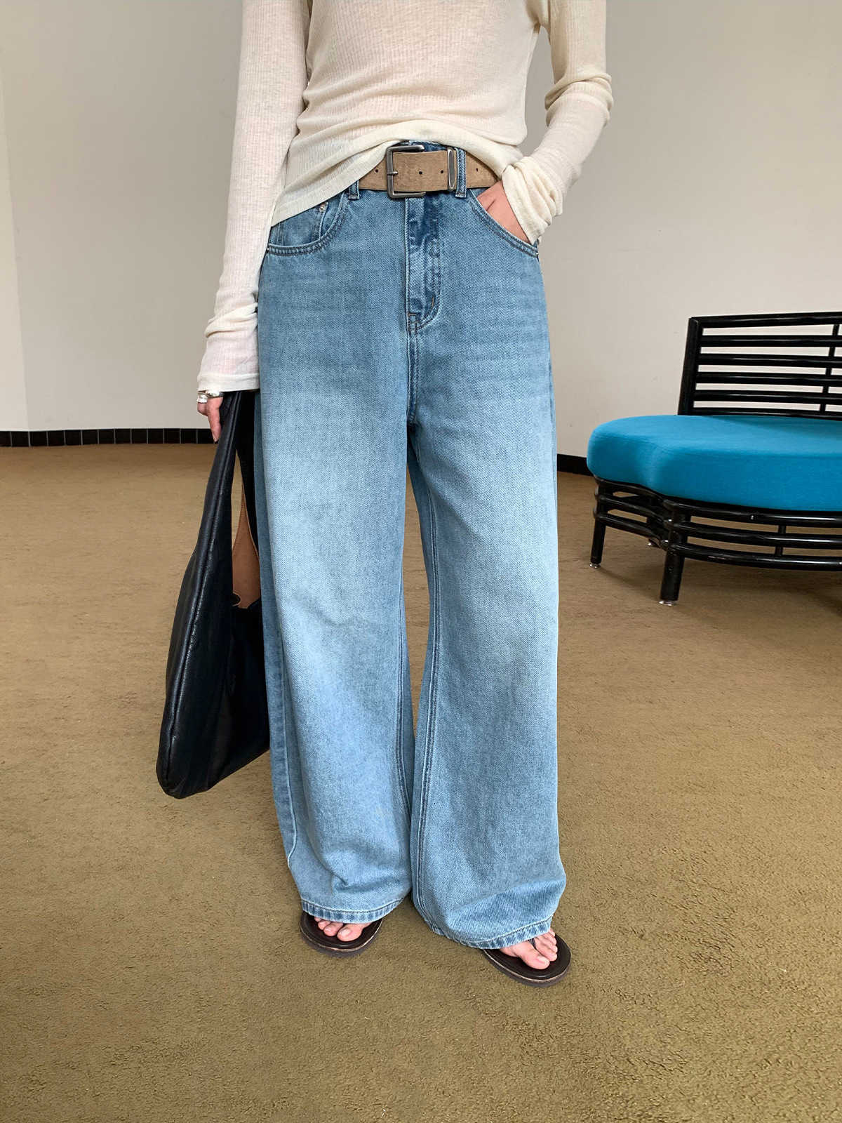 Fashionable belt-worn distressed denim women's 2025 autumn New loose straight-leg slimming pants D250902