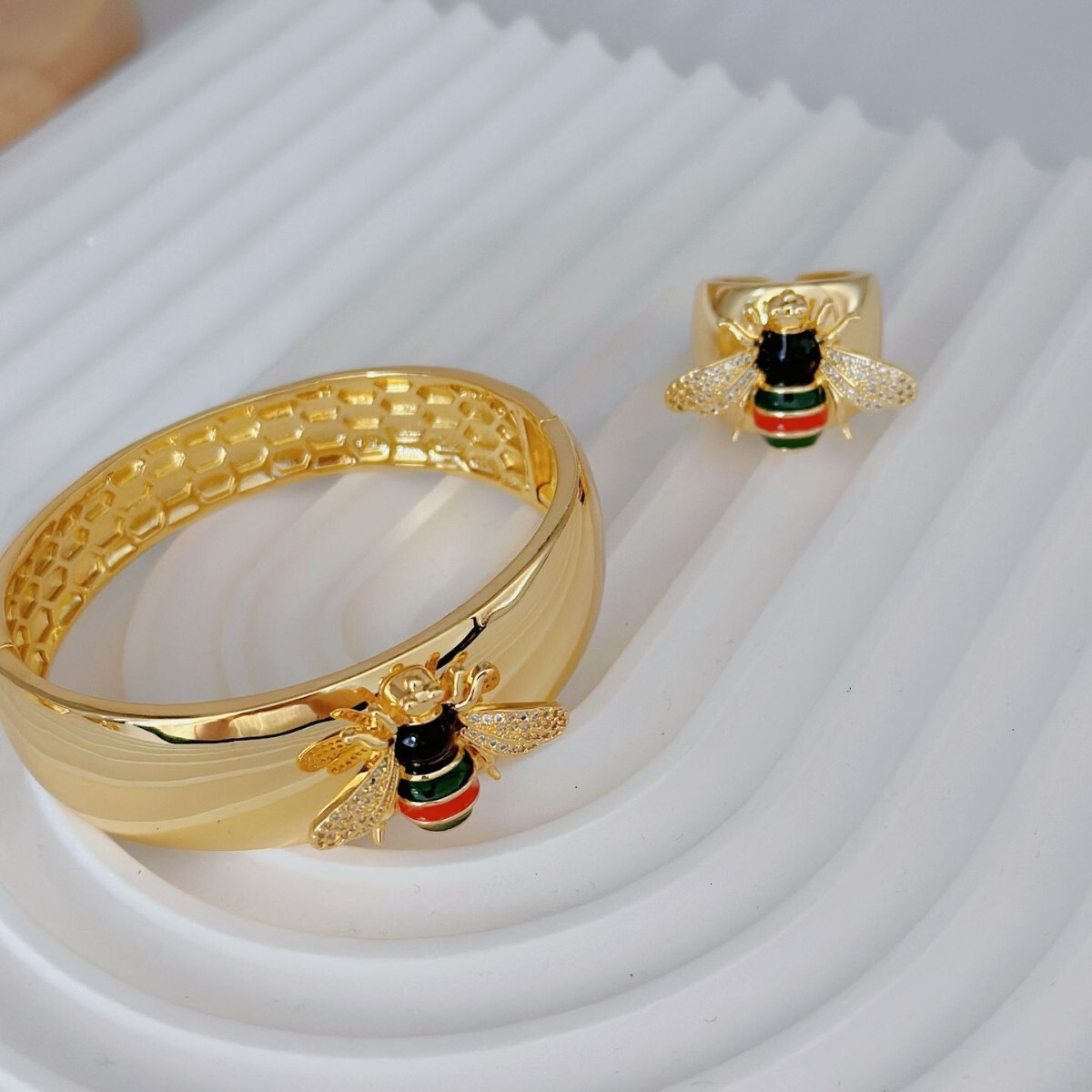 Gold Bee Bracelet Ring Set Enamel Rhinestone Jewelry for Women's Daily Styling Enamel Rhinestone Insect European American Retro Hot-Selling