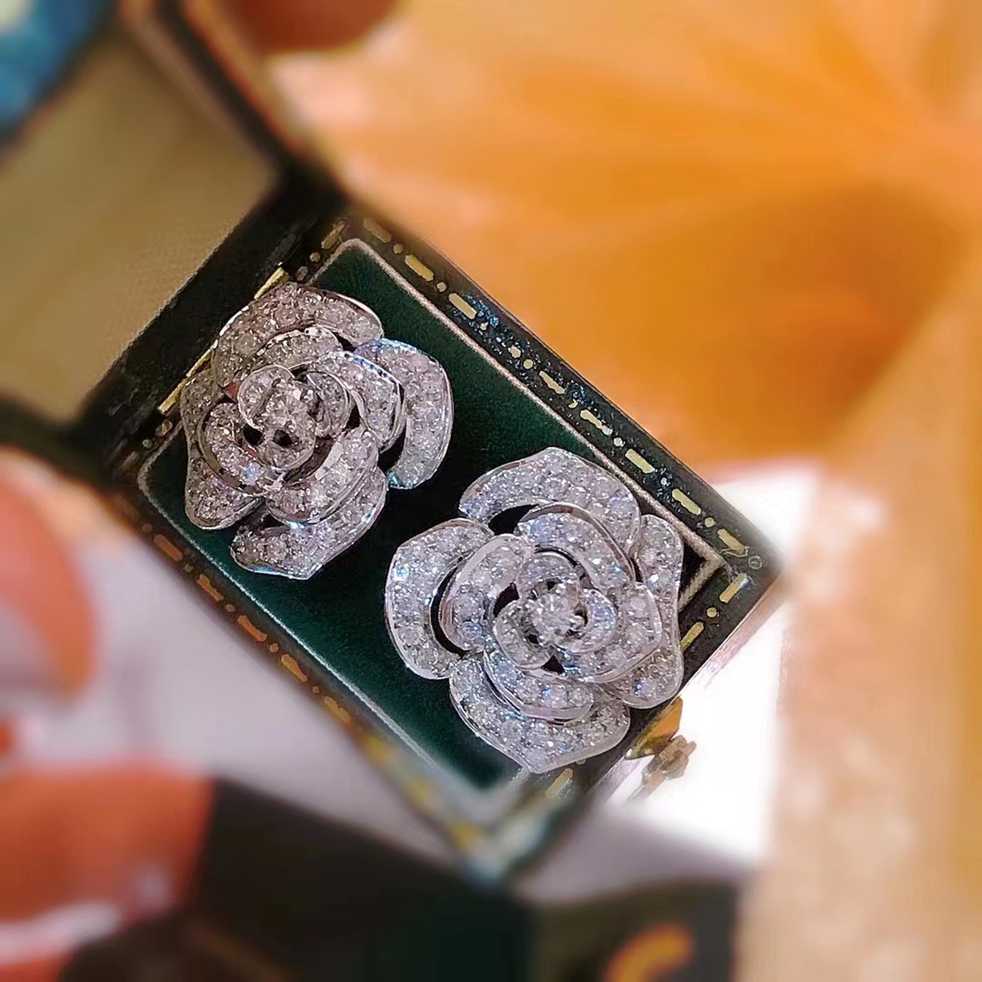 Luxury Brand Designer Jewelry New High-end Style Small Fragrant Mountain Camellia Earrings Ins Exquisite Temperament Rose Earrings Trendy Women's