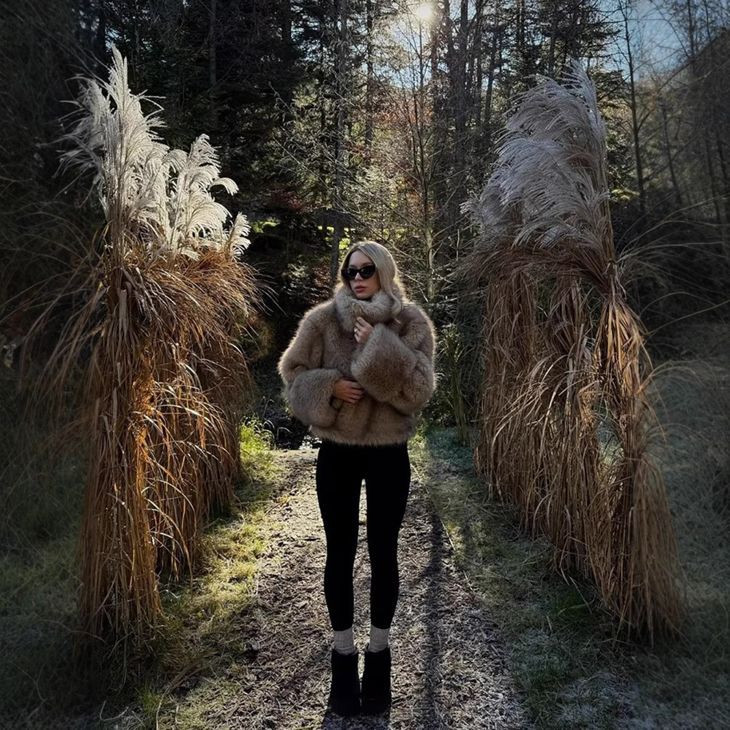 2025 Womens New Loose Fashion Faux Fur Effect High Neck Sweatshirt X0043