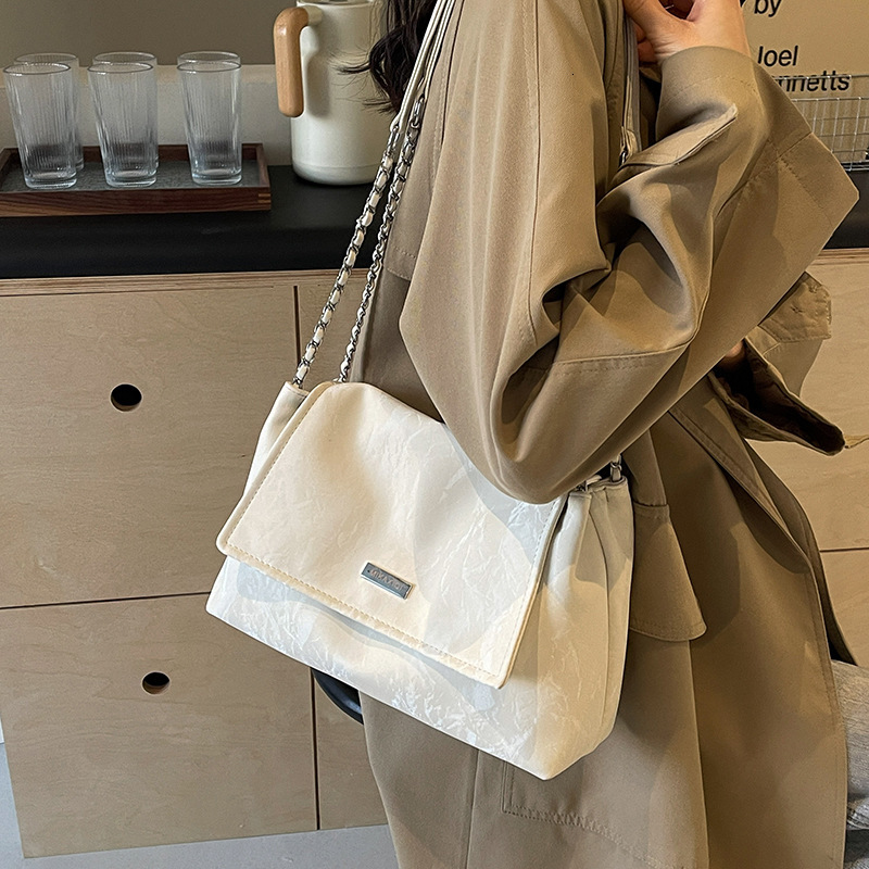 Autumn atmosphere New Light Luxury Simple Underarm Bag niche design women s fashion large capacity shoulder bag fashion designer diagonal cross bag