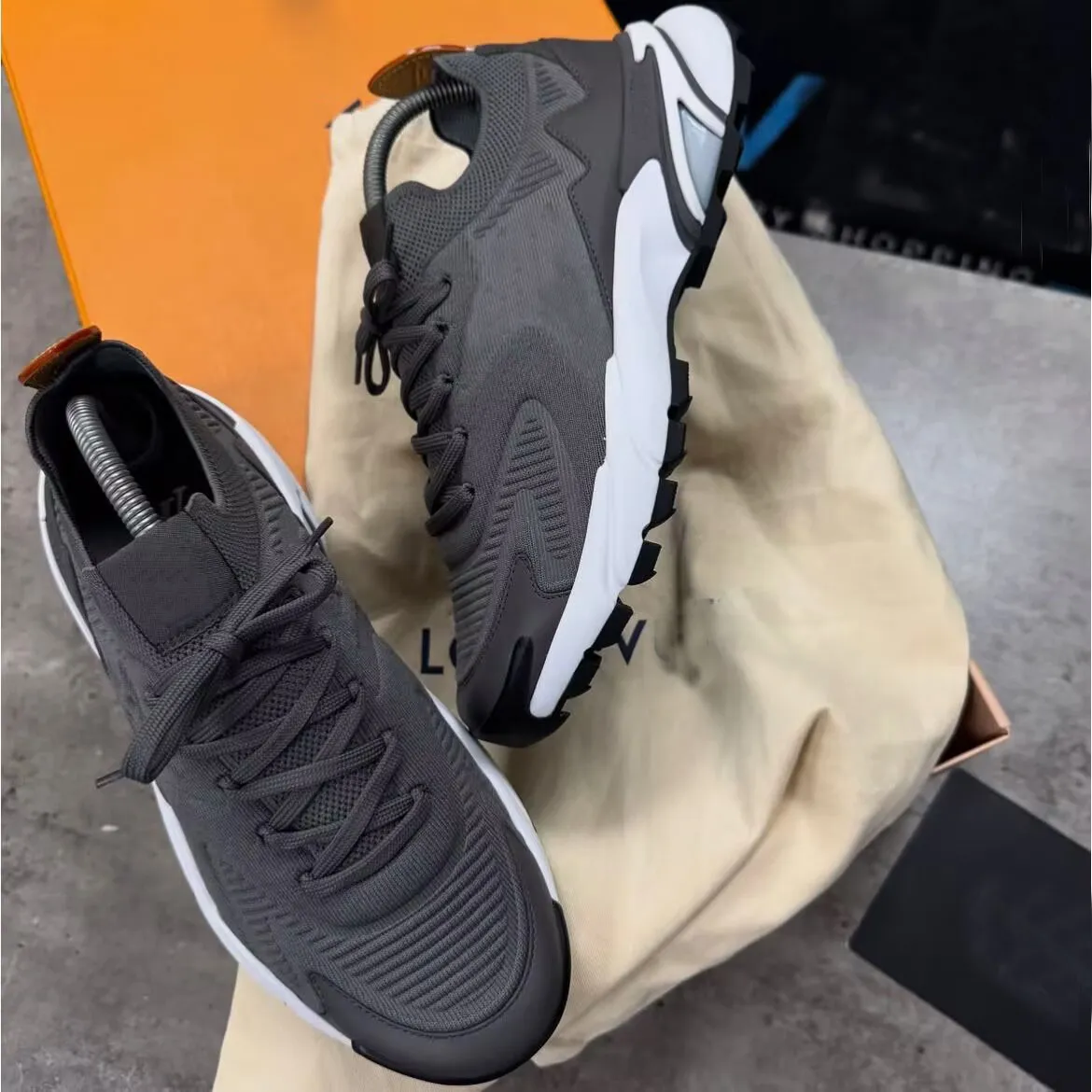 Luxury Designer Men Runner Tatic Sneakers Mesh Breathable Leather Technical Knit Runner Sports Thick Rubber Sole Casual Walking