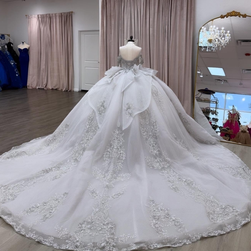 White Shiny Princess Off the Shoulder Sweet 16 Dress Quinceanera Dresses Sequin Applique Beading Crystal Bow Tull Party Birthday Vestidos 15 De Anos