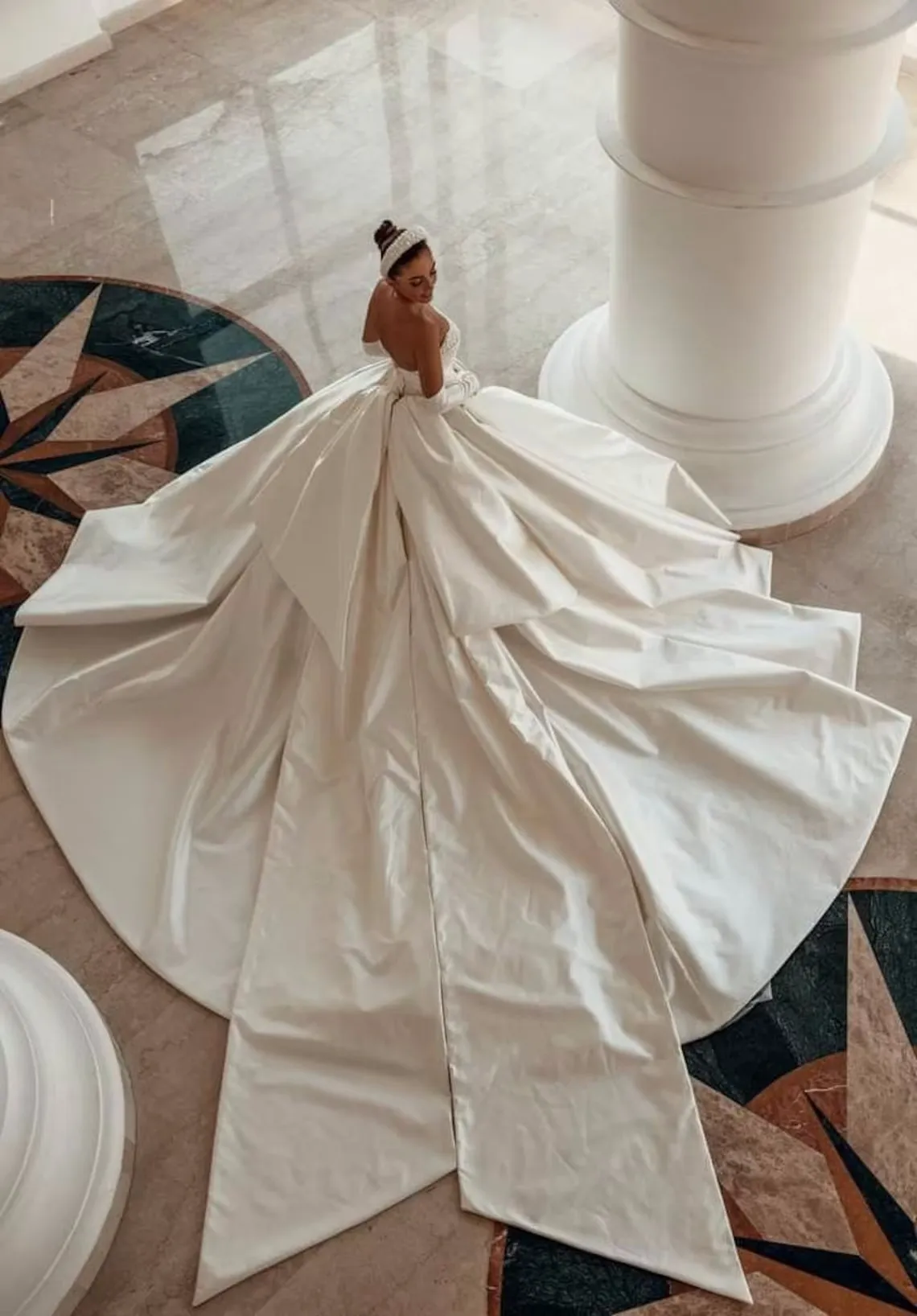 Luxury Tiered Satin Ball Gown Wedding Dress Robe De Marriage Sleeveless Beading Pearls Off The Shoulder Bridal Skirts Vestios Novias