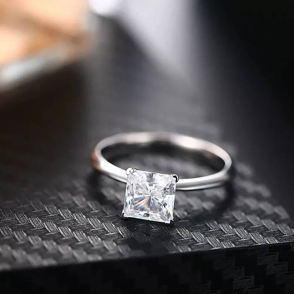 Classic Princes Cut Moissanite Engagement Rings with Certificate Solitaire Diamond Weddig Ring 925 Silver Fine Jewelry for Women