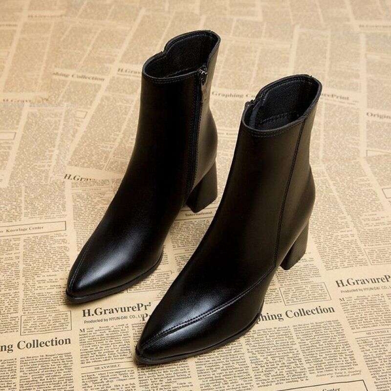 Autumn And Winter New Pointed Head Thick Heel Side Zipper Short Tube Fashion Pure Black Women's Boots