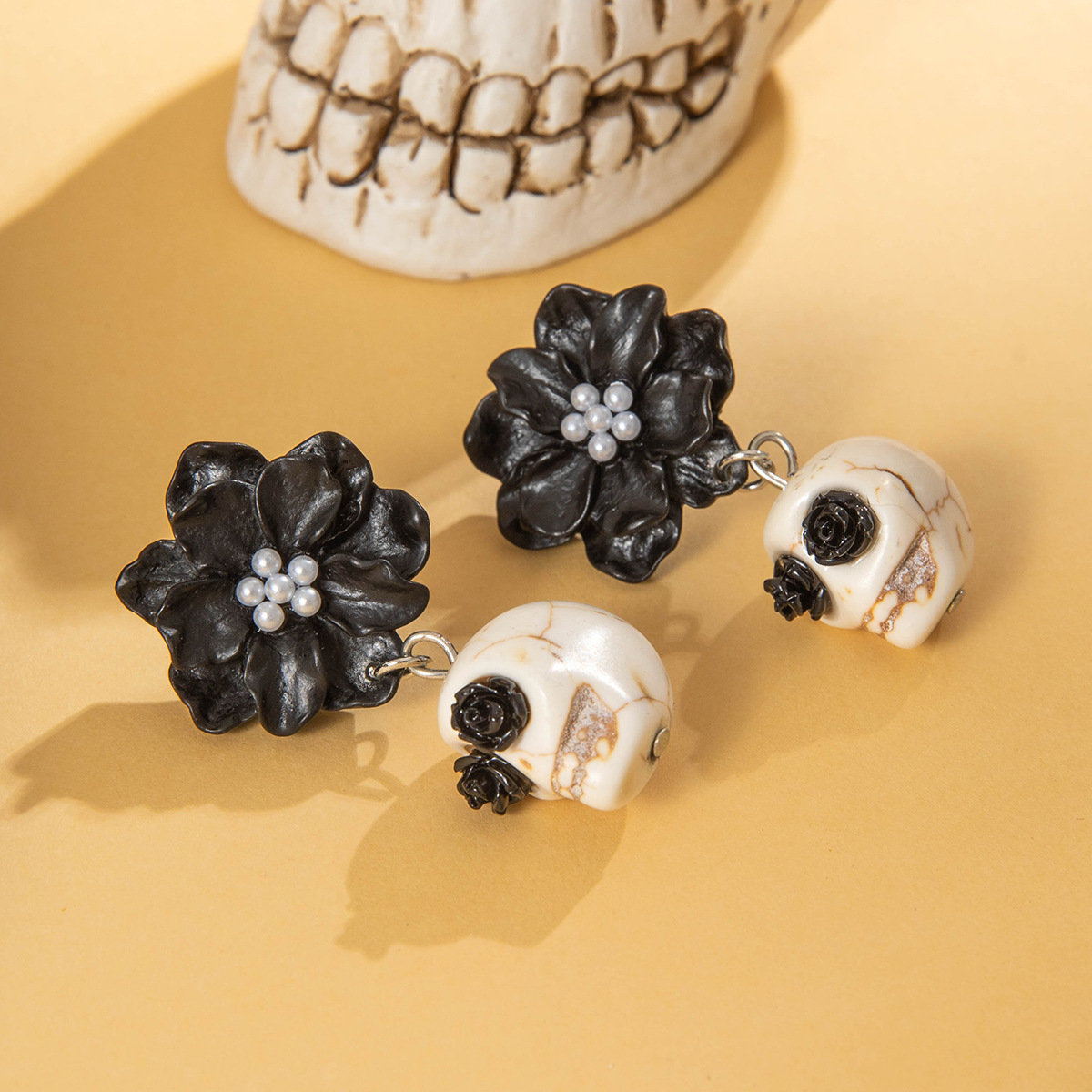 European and American Dark style Skull Black Camellia Earrings Funny and Whimsical Halloween Dangle Earrings for Women