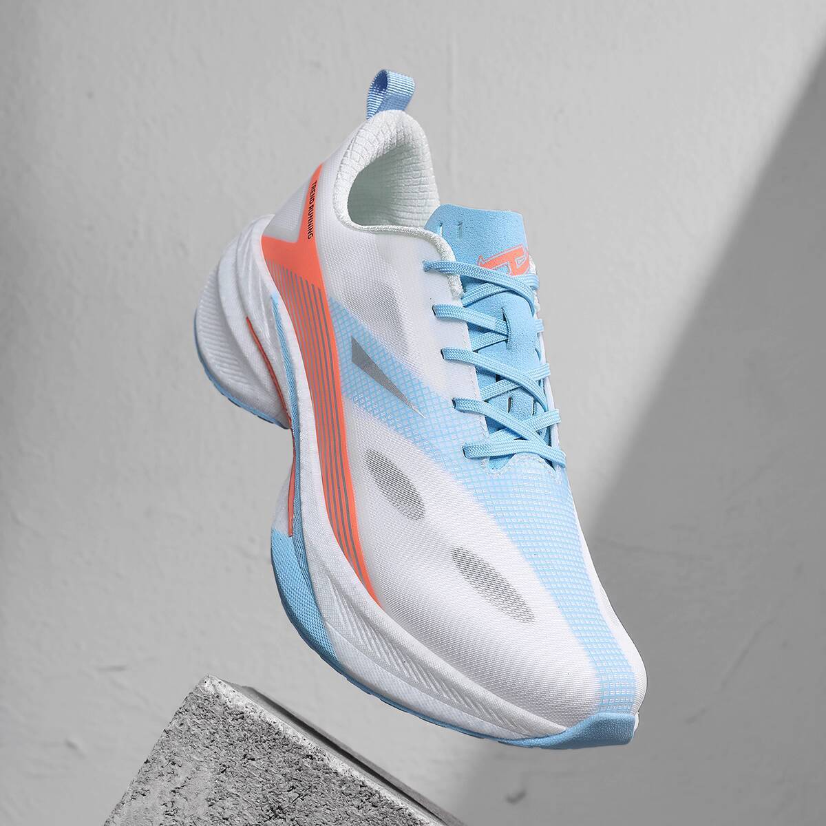 NHOT Summer 2025 New Breathable Running Shoes Soft Sole Anti-Slip Running Shoes Unisex Sports Racing Shoes Fits Morning Night Runs Easy Care