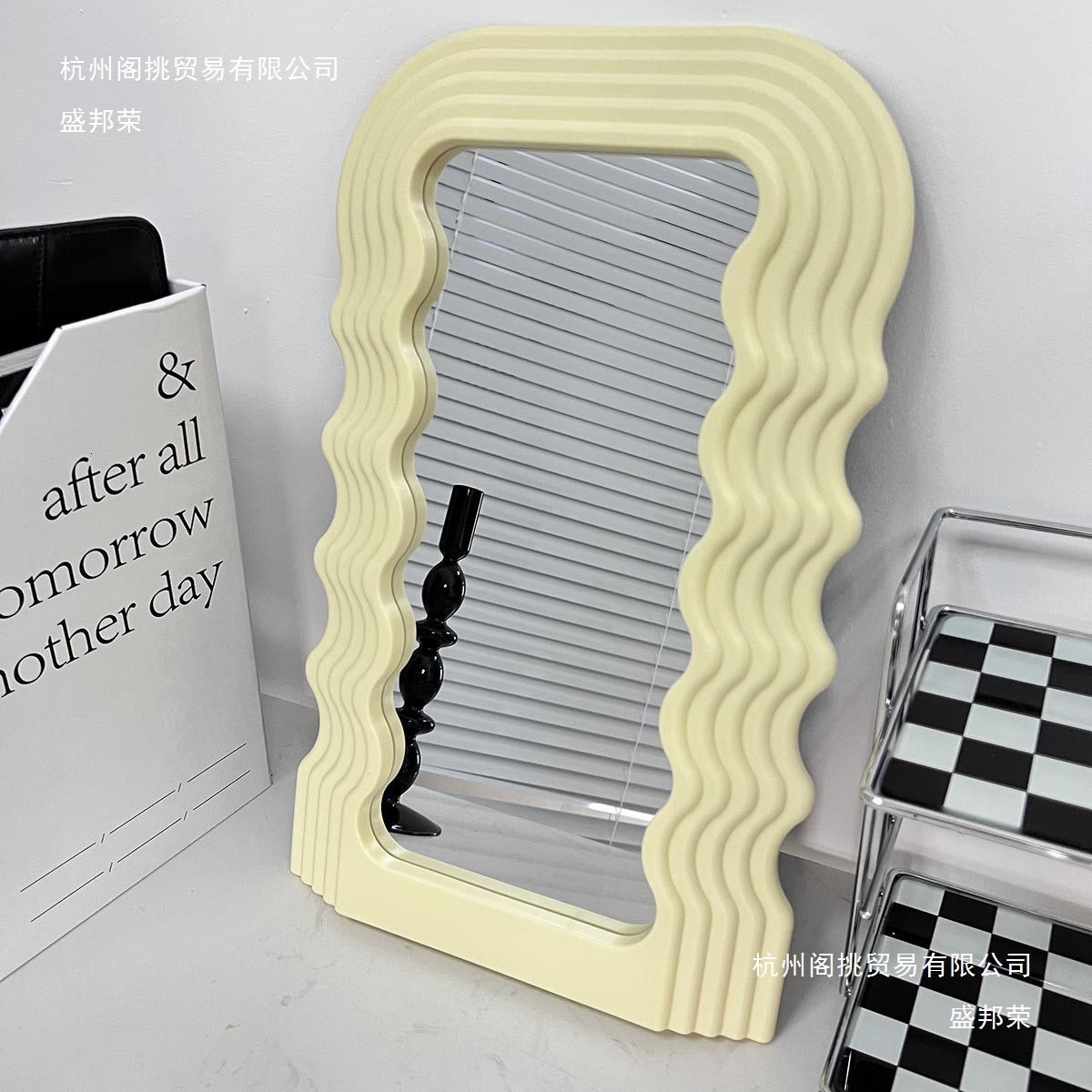 Compact Mirrors Wavy Decorative Makeup Mirror Desktop Vanity Mirrors Irregular Ornament Bedroom Bathroom Cosmetic Mirrors Dormitory Home Decor 230818