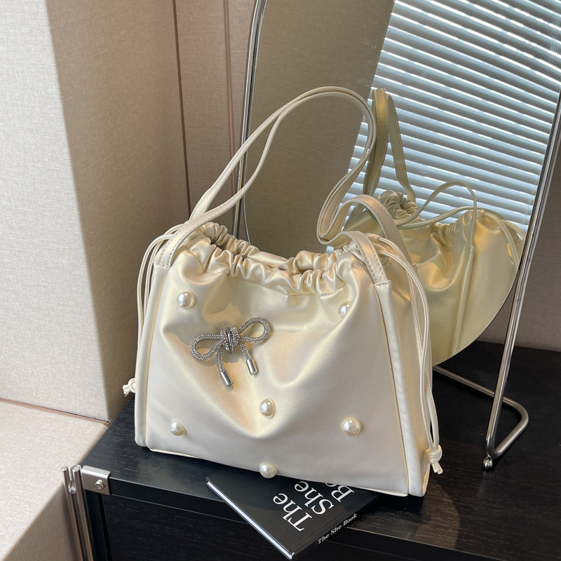 2025 autumn atmosphere New Commuter Large Capacity Women s Bag Light Luxury Elegant Pearl Bow Decorative Underarm Bag Designer Shoulder Bag