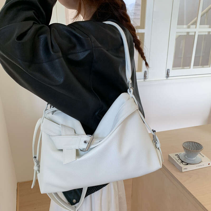 Niche Hot Girl Motorcycle Crossbody Women's Casual Shoulder Underarm Large Capacity Commuter Tote Bag