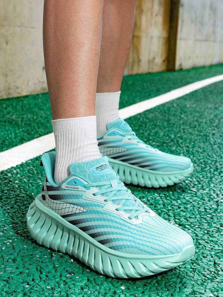Men's 2025 New Breathable Mesh Running Height Increasing Versatile Sports Casual Shoes