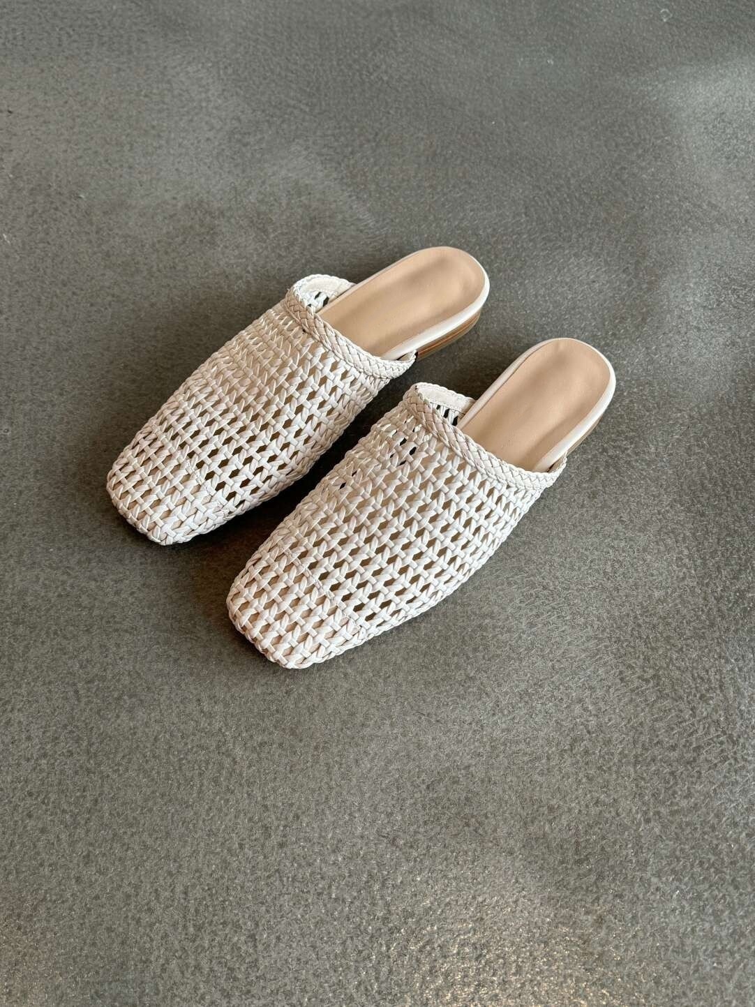 Designer Luxury Woven Hollowed-out Closed Toe Women's Summer Flat Fashion Sandals Comfortable Upper Material Minimalist Solid Color Casual Travel