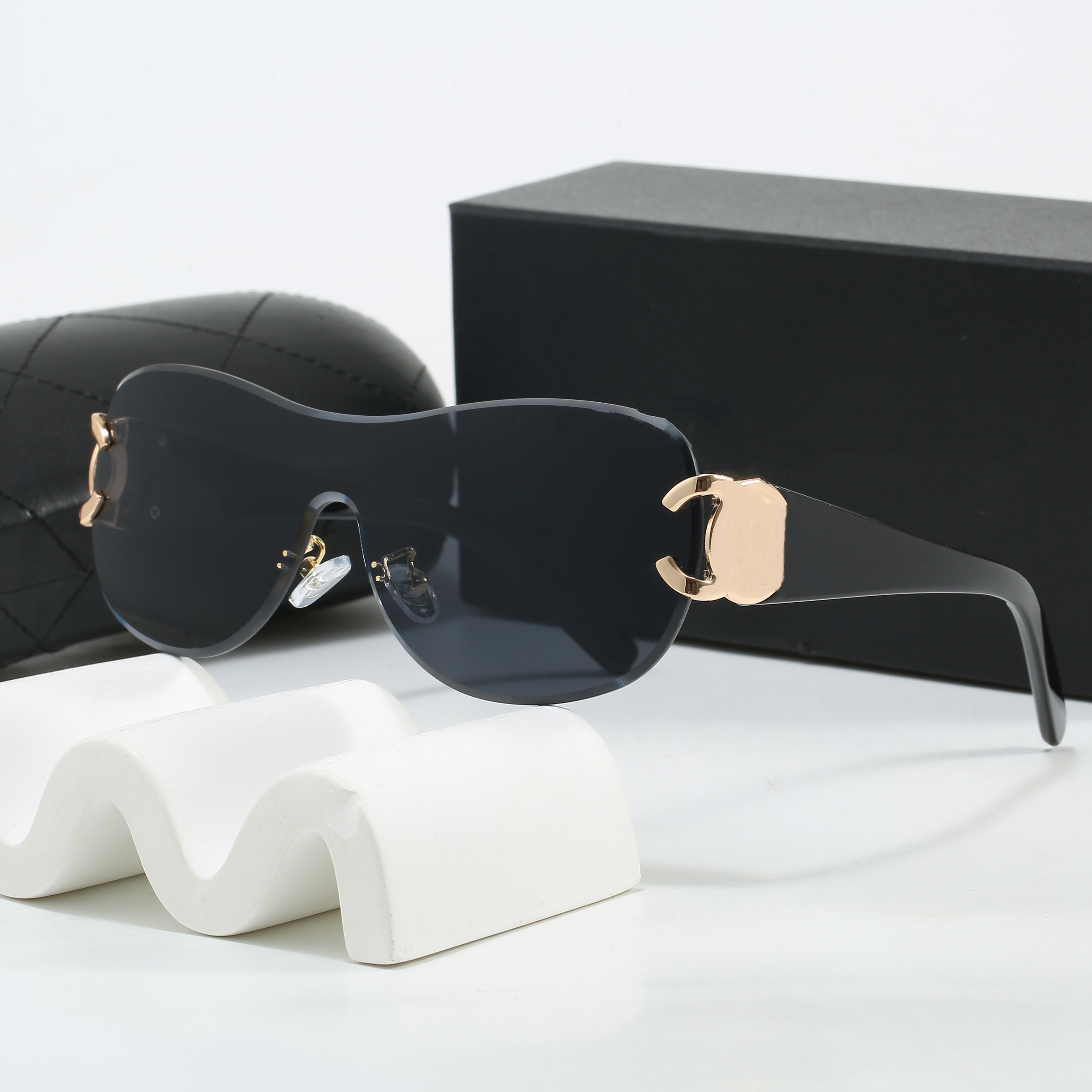 Sunglasses Designer Sunglass yeglass Luxury Women Men Rimless Glasses Sun glass UV400 lens Unisex sun glasses Eyewear eyeglasses frame Vintage Metal Sunglasses