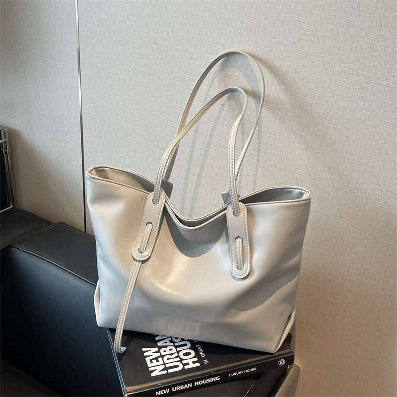 Minimalist Large Capacity for Women 2025 New Spring Summer College Student Class Shoulder Casual Commuter Tote Bag