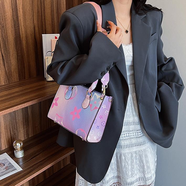 hot Free delivery designer handbag for woman Fashion shoulder bag with soft leather design for casual wear