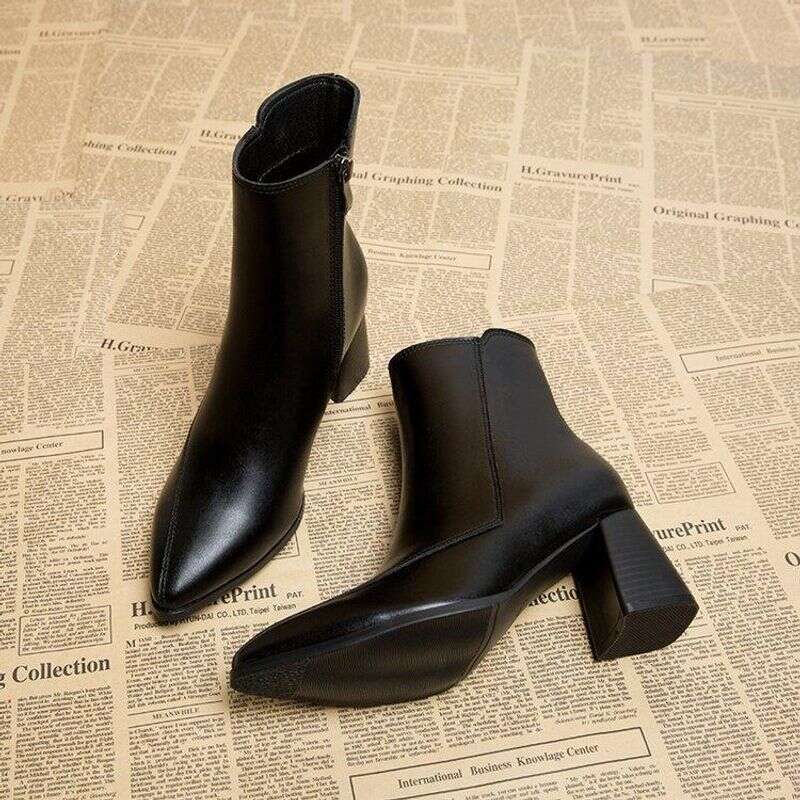 Autumn And Winter New Pointed Head Thick Heel Side Zipper Short Tube Fashion Pure Black Women's Boots