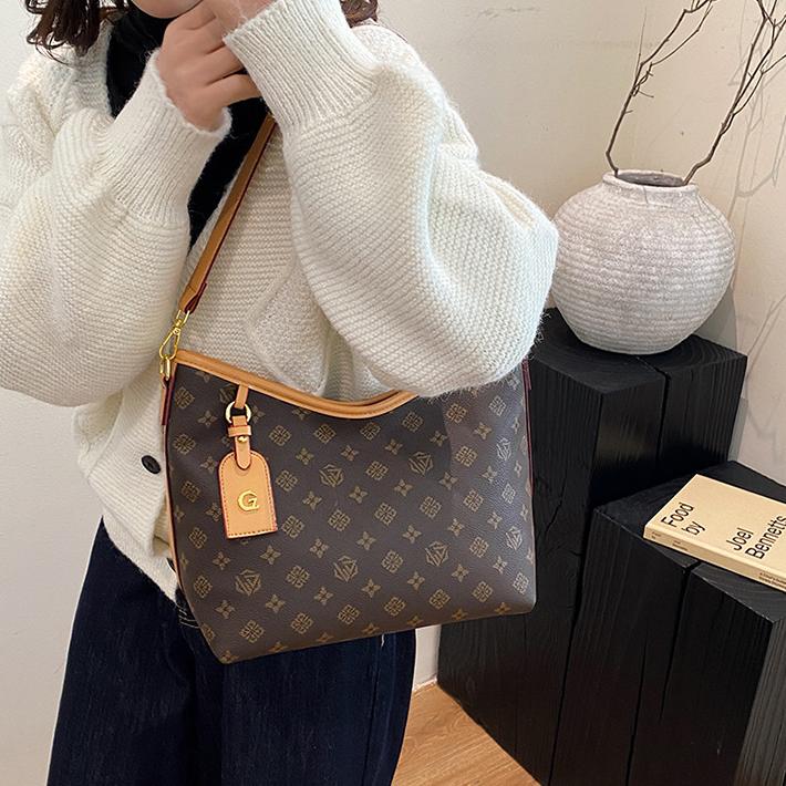 hot Free delivery designer handbag for woman Casual minimalist crossbody bag fashionable shoulder bag