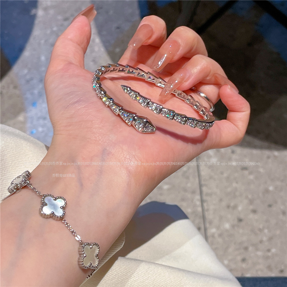 Silver - toned Open Cuff Bangle with Geometric Crystal Detail, Sleek and Sparkling for Daily or Glamorous Occasions, Elegant Fashion Jewelry