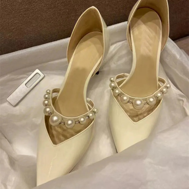 Star style Pearls s Patent Leather Women Pumps Elegant Pointed toe Thin High heels Female Party Wedding Shoes 250902