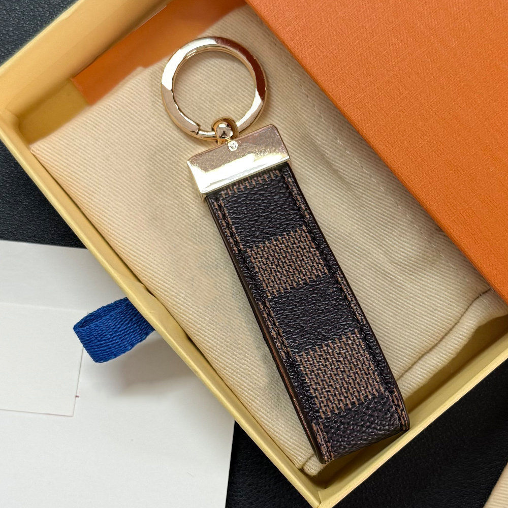 Women Men Keychain Designer Keychain Wallet Key Chain Hang Bag Charm Keyring Keychains hang Leather Designers Women Men Coin Purse Alloy Pendant Key R