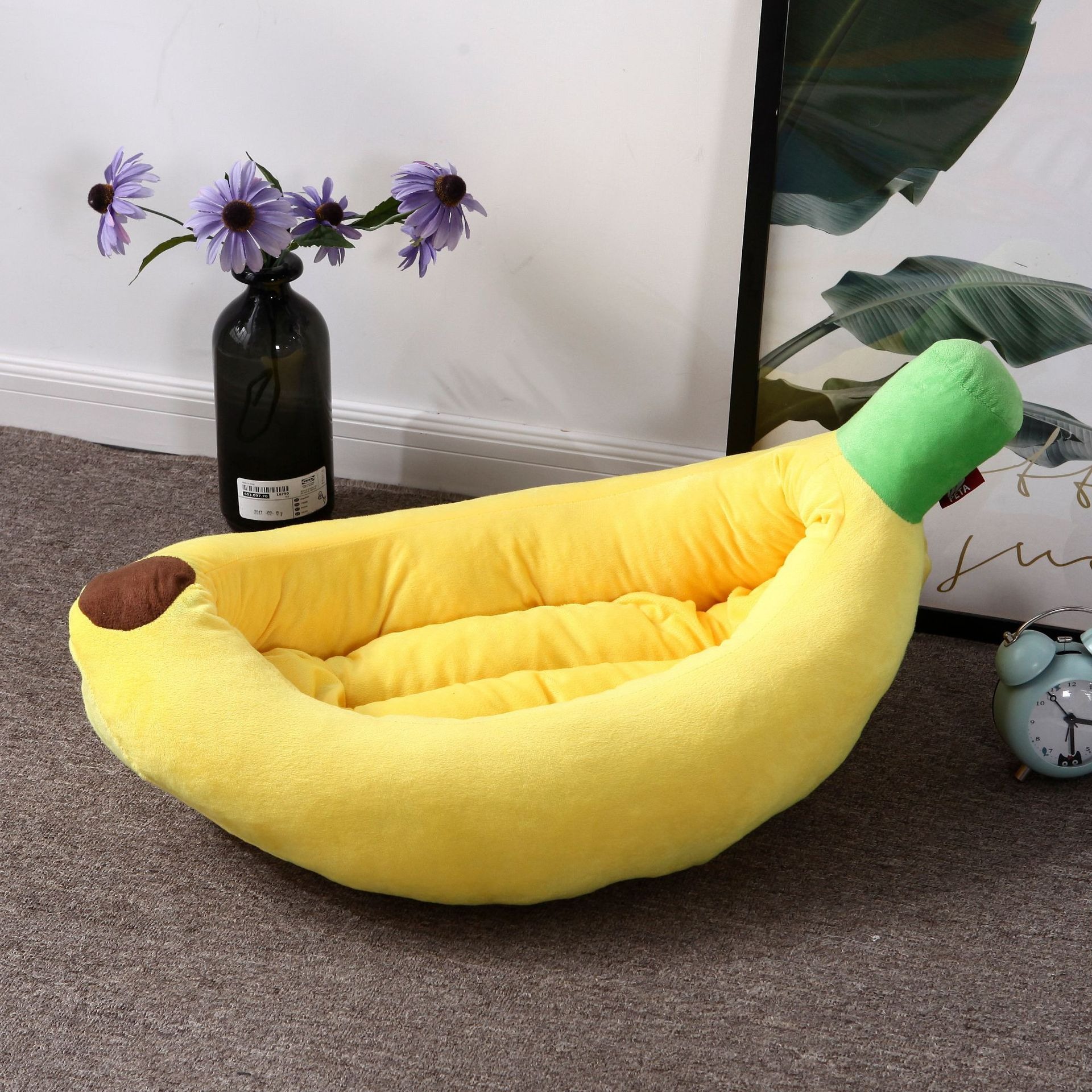Cartoon Banana Shaped Pet Bed Removable Washable for Dogs Cats 4-Season Use Soft Comfortable Nest for Small Medium Breeds