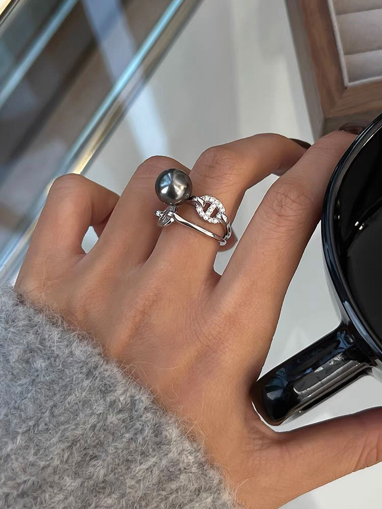 Luxury Brand Designer Jewelry High-End Diamond-Studded Pig Nose Double Personality Ring For Women, Elegant And Luxurious, Niche Design, Adjustable Ope
