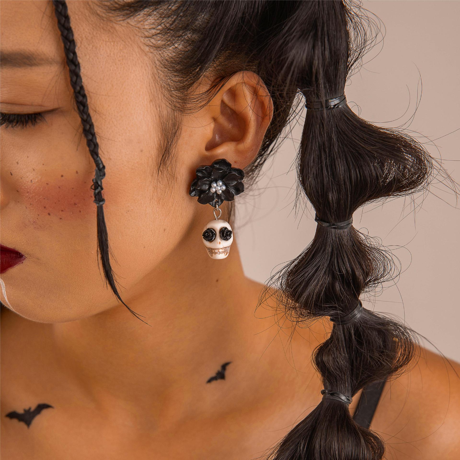 European and American Dark style Skull Black Camellia Earrings Funny and Whimsical Halloween Dangle Earrings for Women