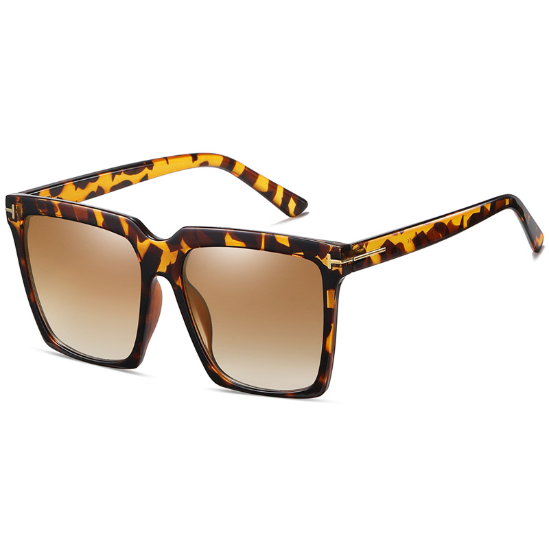 New Arrival Stylish Versatile Multifunctional Large Frame Square Sunglasses with T shaped Rice Nails Unisex for Daily Travel Vacation