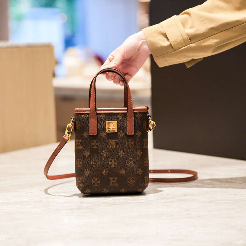 Designer Bags Small Handbag for Women 2025 New Handheld Bucket Small Phone Crossbody Brown Shoulder Bag