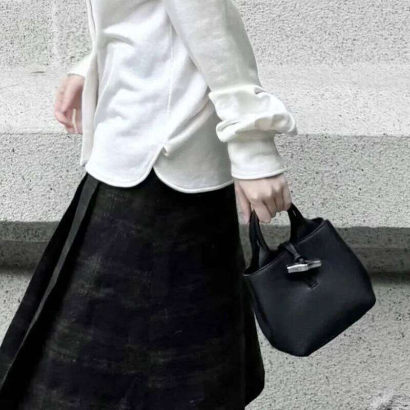 2025 New Cowhide Bucket Handbag Single Shoulder Messenger Bag