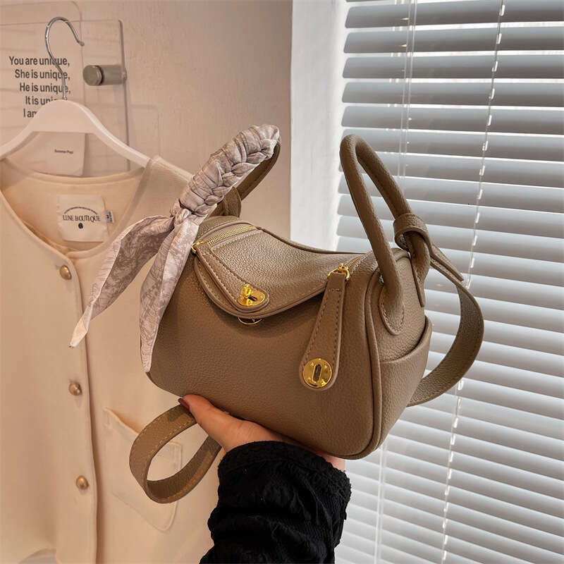 Handbag Niche Design For Women 2025 New Trendy Fashion Simple High-Quality Pillow Doctor Shoulder Bag