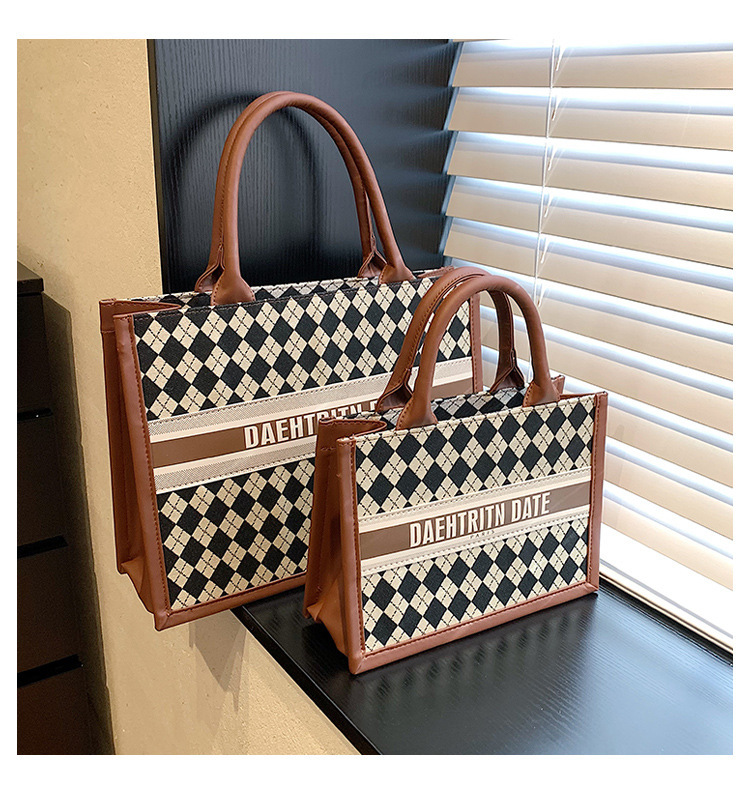 Free delivery designer bags Large capacity tote bag women retro armpit bag commuting handbag shoulder bag Water-resistant black plain