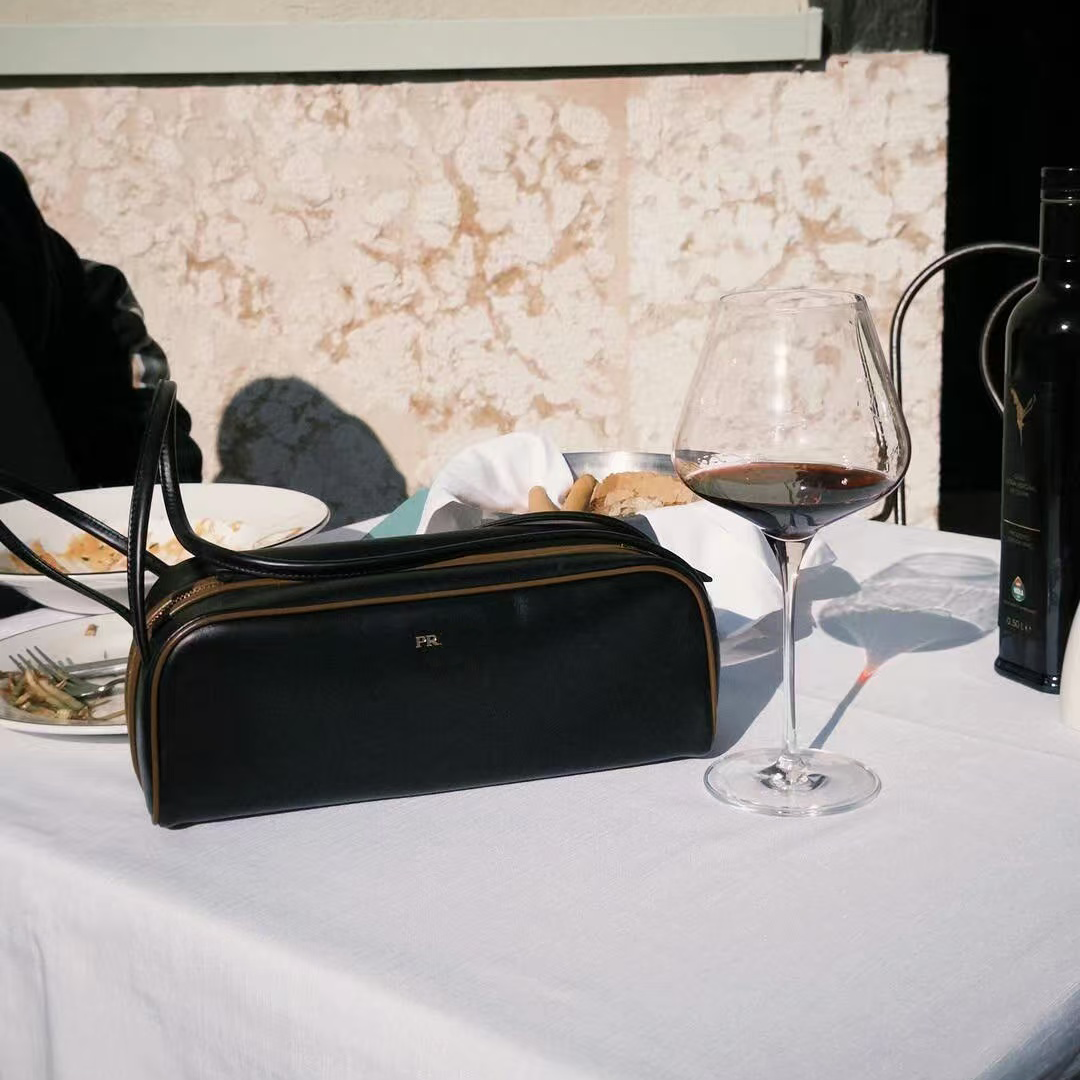 10a designer bag tote Swing Smooth Leather Shoulder Bag Womens bowling bags fashion handbags crossbody makeup bag Luxury top handle Evening Bags 1BC249