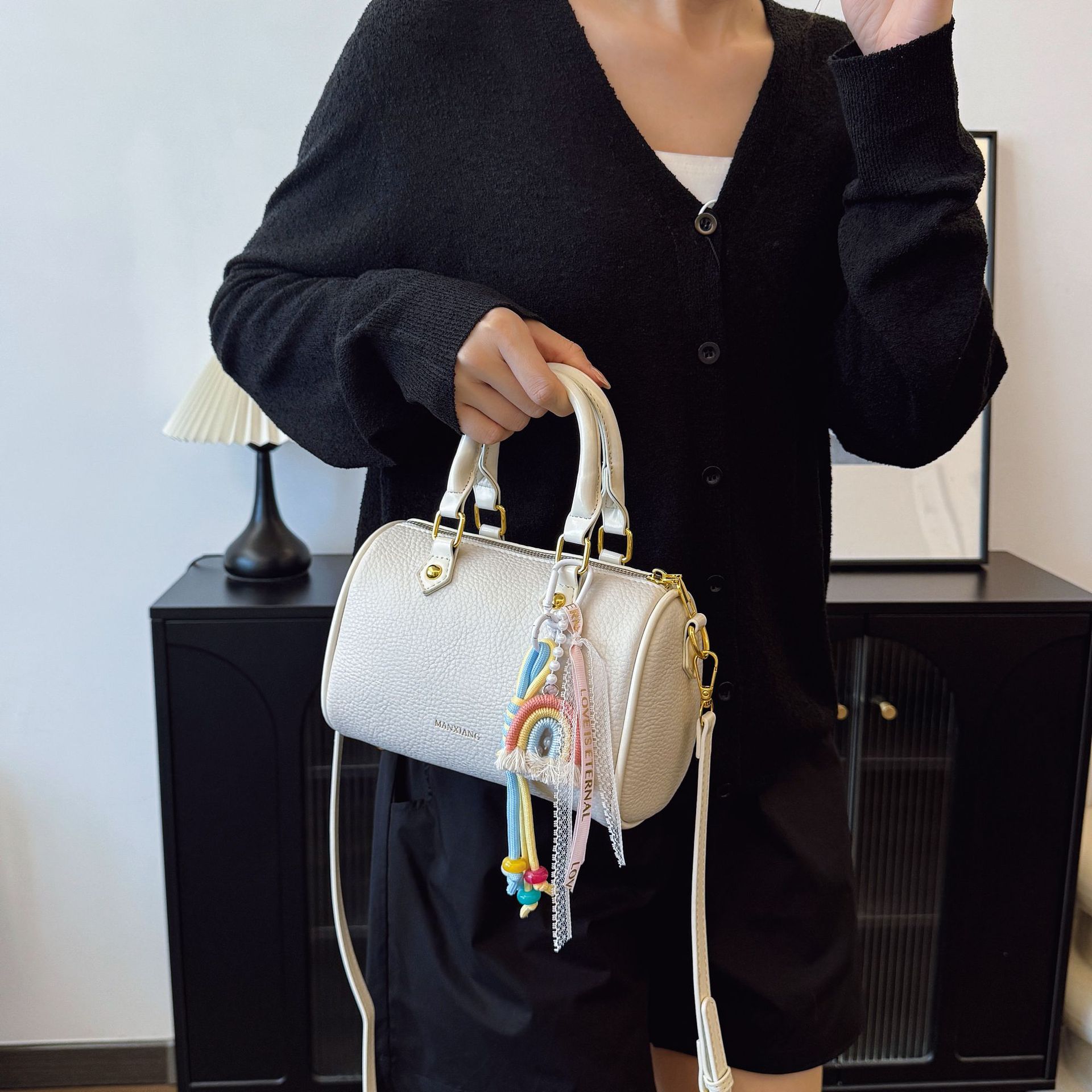Free delivery designer bags Large capacity tote bag women retro armpit bag commuting handbag shoulder bag Heavy-duty