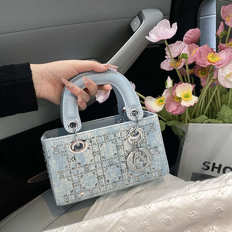 2025 High-Quality Stylish New Trend Large Capacity Crossbody Elegant Commuter Handbag Shoulder Bag