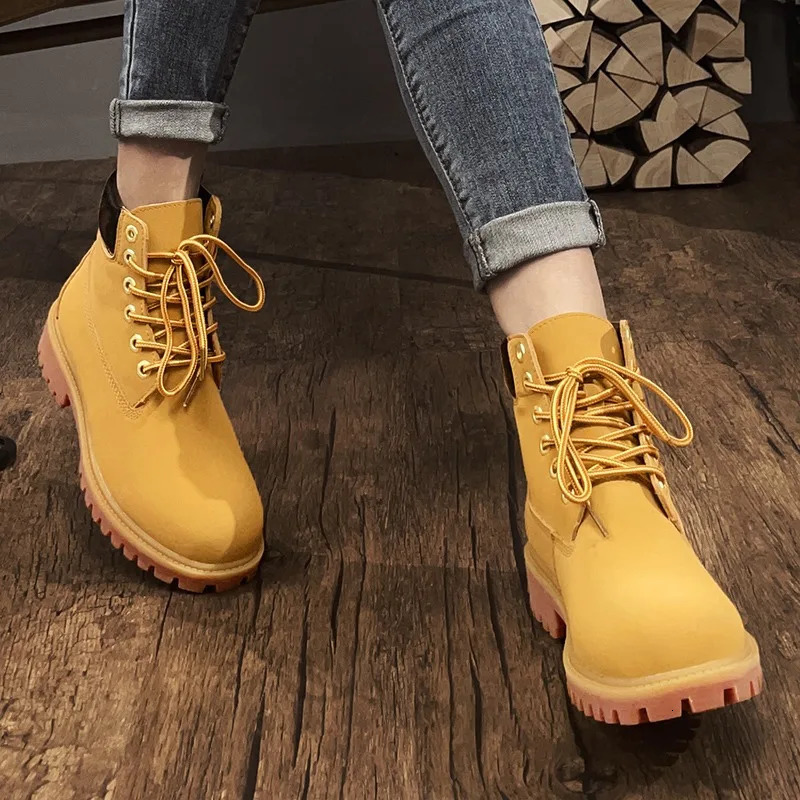 Fashion Outdoor Sneakers Men Lace Up NonSlip Ankle Boots for Couple High Top Quality Women Leather Shoes 250902